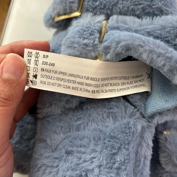 Forever 21 Fuzzy Slippers Faux Fur - Picture 3 of 5